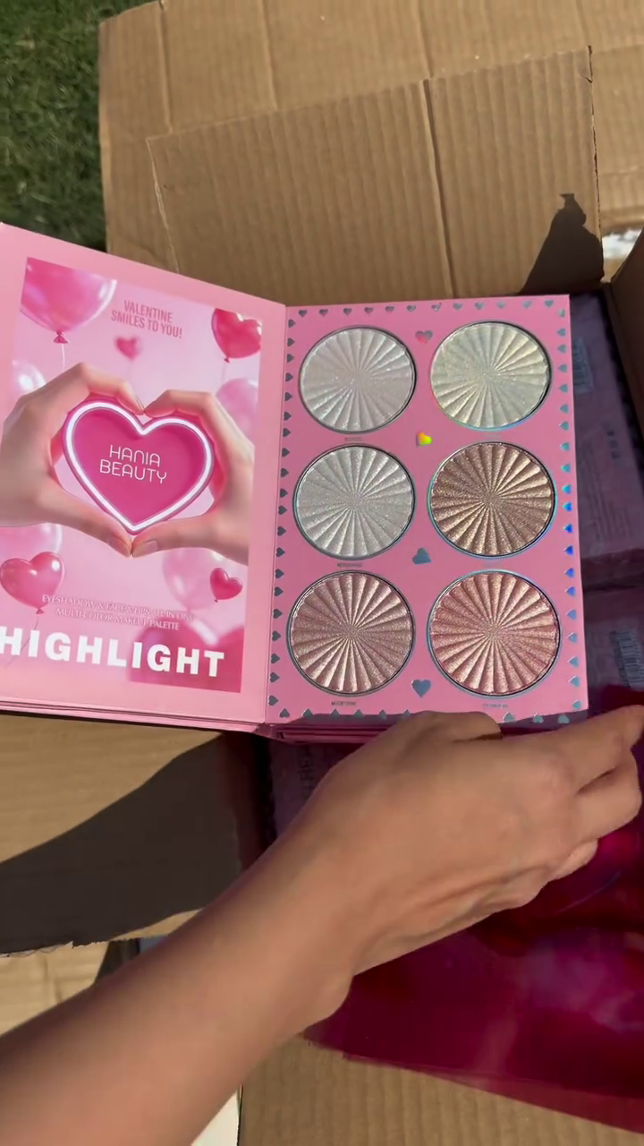 Hania Beauty 6-in-1 Professional Makeup Palette Kit | Eyeshadow, Blusher, Highlighter, Lipstick, Concealer &amp;amp;amp; Contour